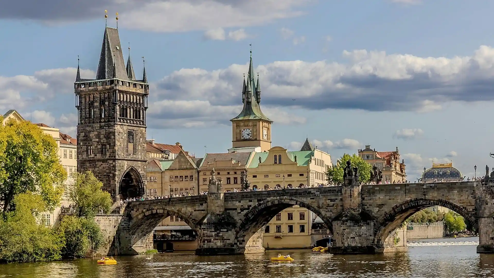 Görkemli Orta Avrupa Budapeşte & Viyana & Prag 7 Gece Bratislava Turu Dahil